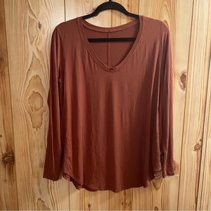 Like New Lululemon Long Sleeve Yoga Top - Size 8